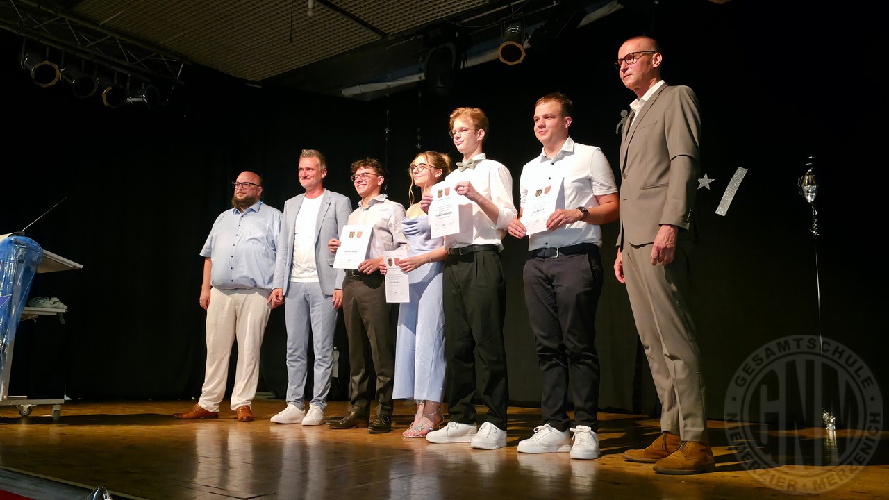 Den Hartmut Nimmerrichter Preis erhielten Justus Angele, Ayla Bozkir, Jan Heidel und Paul Gusenburger c Den Hartmut Nimmerrichter Preis erhielten Justus Angele, Ayla Bozkir, Paul Gusenburger und Jan Heidel