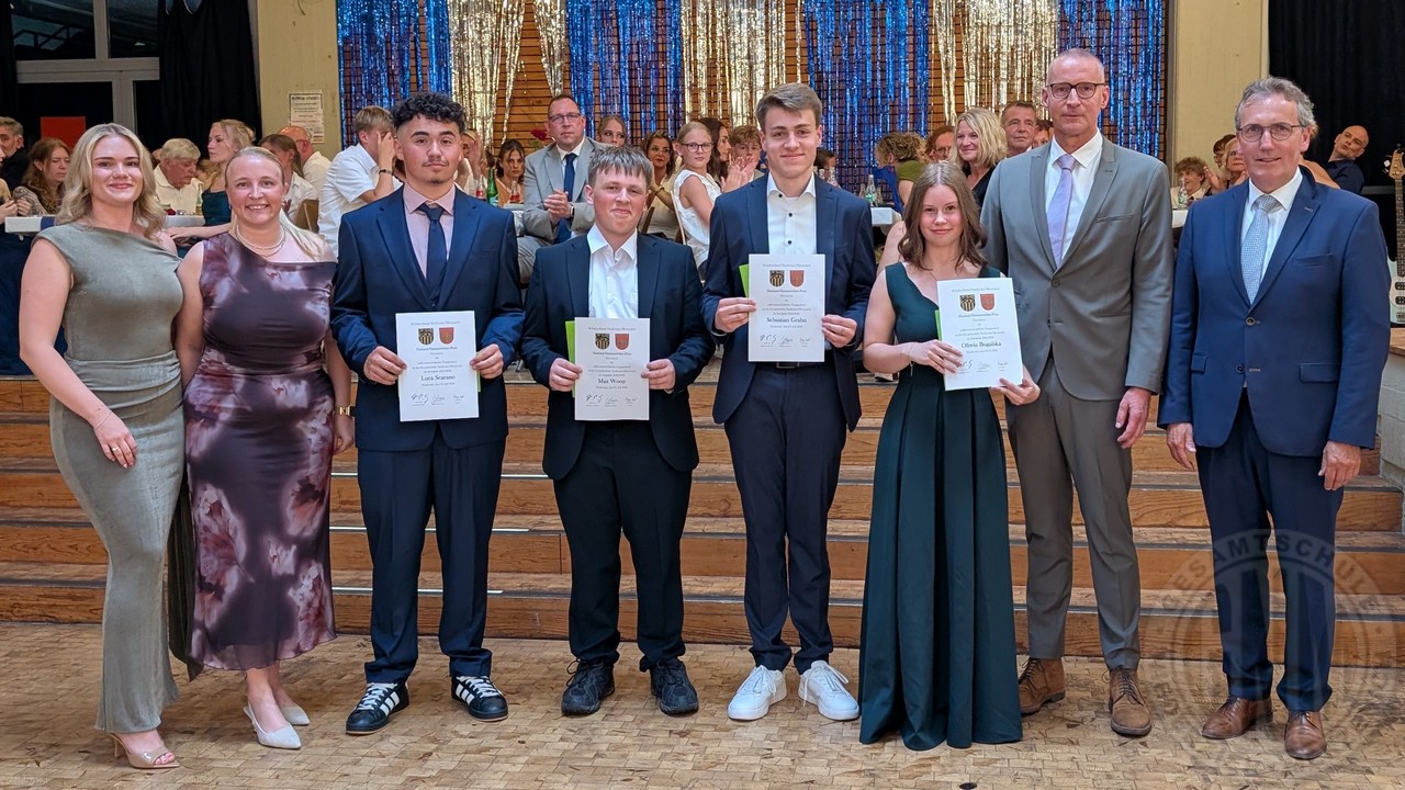 Luca Scarano,, Max Woop, Sebastian Grahn und Oliwia Bugalska erhielten den Hartmut Nimmerrichterpreis c Luca Scarano,, Max Woop, Sebastian Grahn und Oliwia Bugalska erhielten den Hartmut Nimmerrichter Preis 2