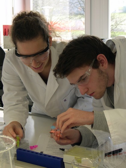 Bio-LK im JuLab (2015) Bild 05.jpg