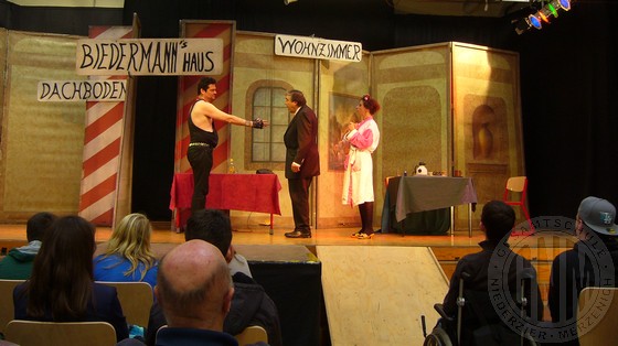 Forum Theater Wien - Biedermann und die Brandstifter (2012) Bild 01.jpg