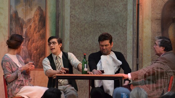Forum Theater Wien - Biedermann und die Brandstifter (2012) Bild 05.jpg