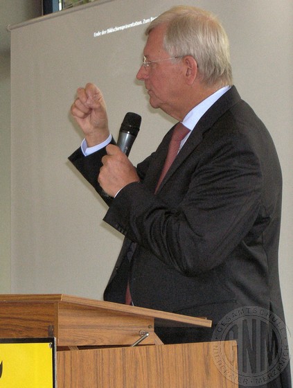 Landtagspraesident Eckhard Uhlenberg (2011) Bild 02.jpg