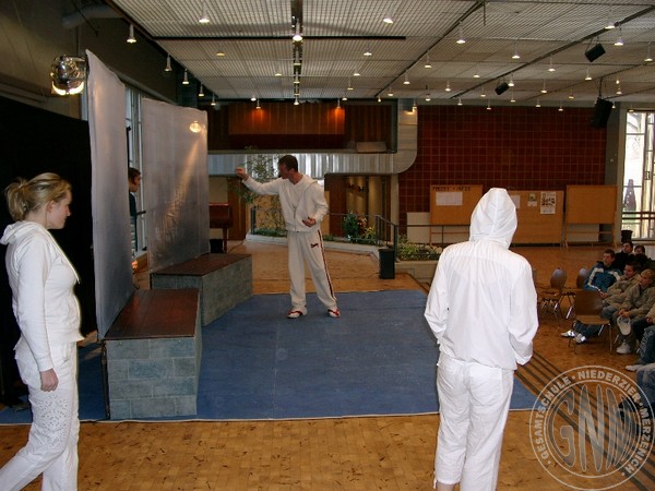 White Horse Theater - Sticks and stones (2006) Bild 01.jpg