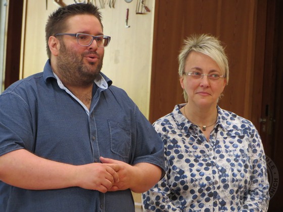 Begrüßung durch Kunstlehrer Ulli Flohr und Gerlinde Kremers, die Geschäftsführerin des Sophienhofes. 3