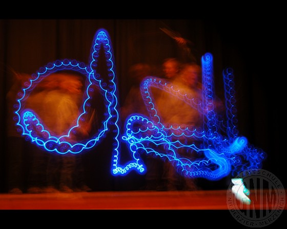 Schwarzlicht-Theater. Schwarzlicht-Theater.