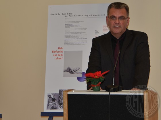 Koordinator Wolfgang Wieseler: Die Orientierung an der Weltethos-Idee beeinflusst das schulische Leben positiv. Weltethos 1