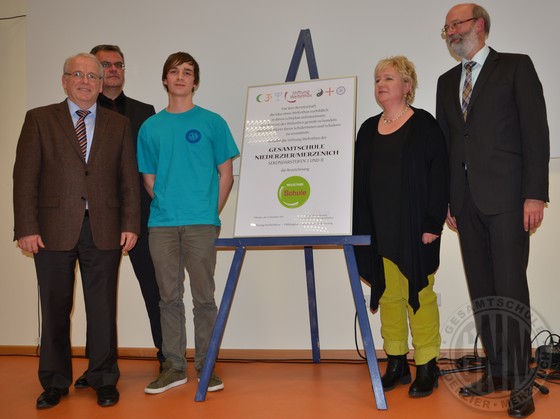 Seit dem 15.12.2014 trägt unsere Schule nun den Titel ''Weltethos- Schule''... Seit dem 15.12.2014 trägt unsere Schule nun den Titel ''Weltethos- Schule''...