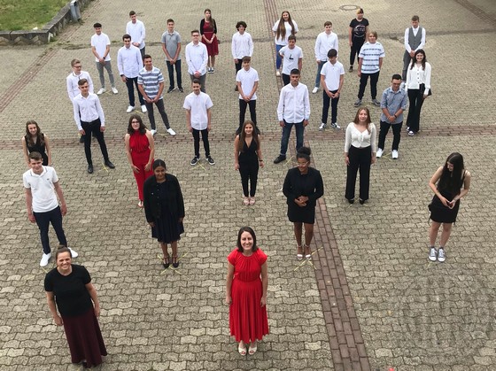 Die 10e beim Klassenfoto