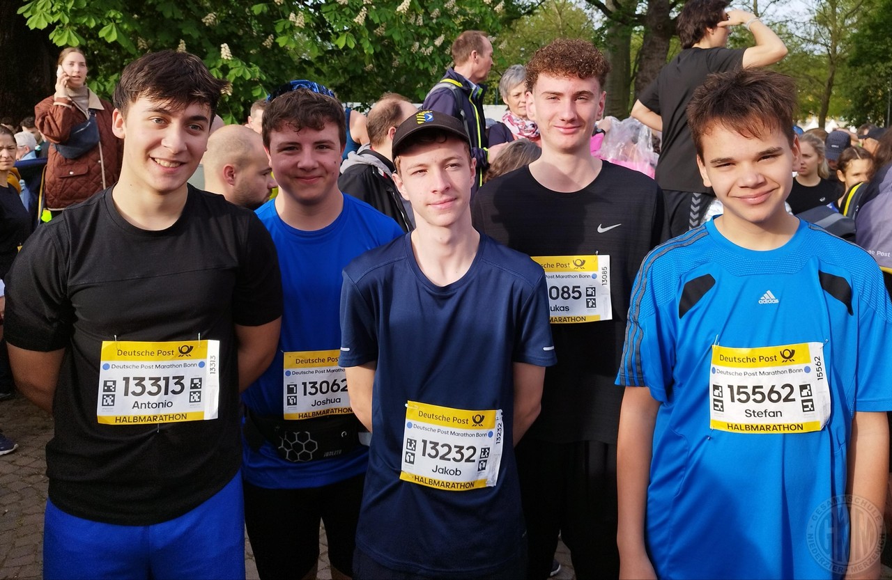 c Antonio, Joshua, Jakob, Lukas und Oskar vertraten die GENM beim Halbmarathon in Bonn
