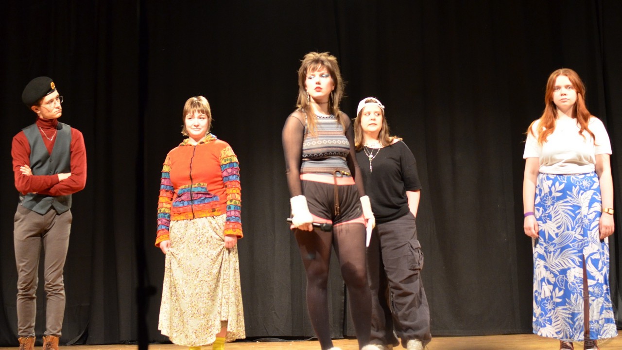 c 2.Die ModeratorInnen Gian Müller, Eliot Jansen, Rosa Engelmann, Hannah Zitzen und Jpanna Karpus rebellierten fortwährend