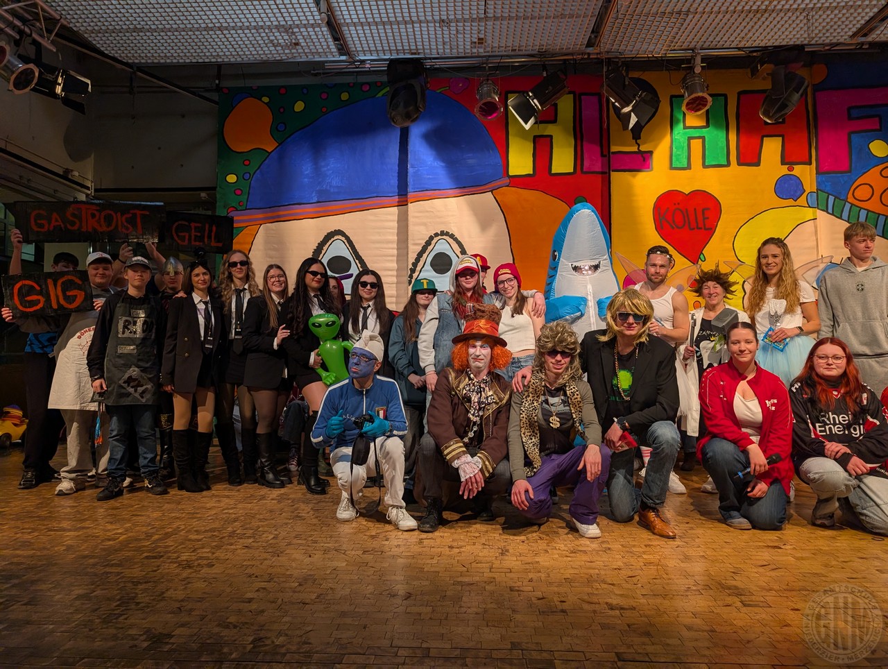 Die SiegerInnen des Kostümwettbewerbs c Die SiegerInnen des Kostümwettbewerbs