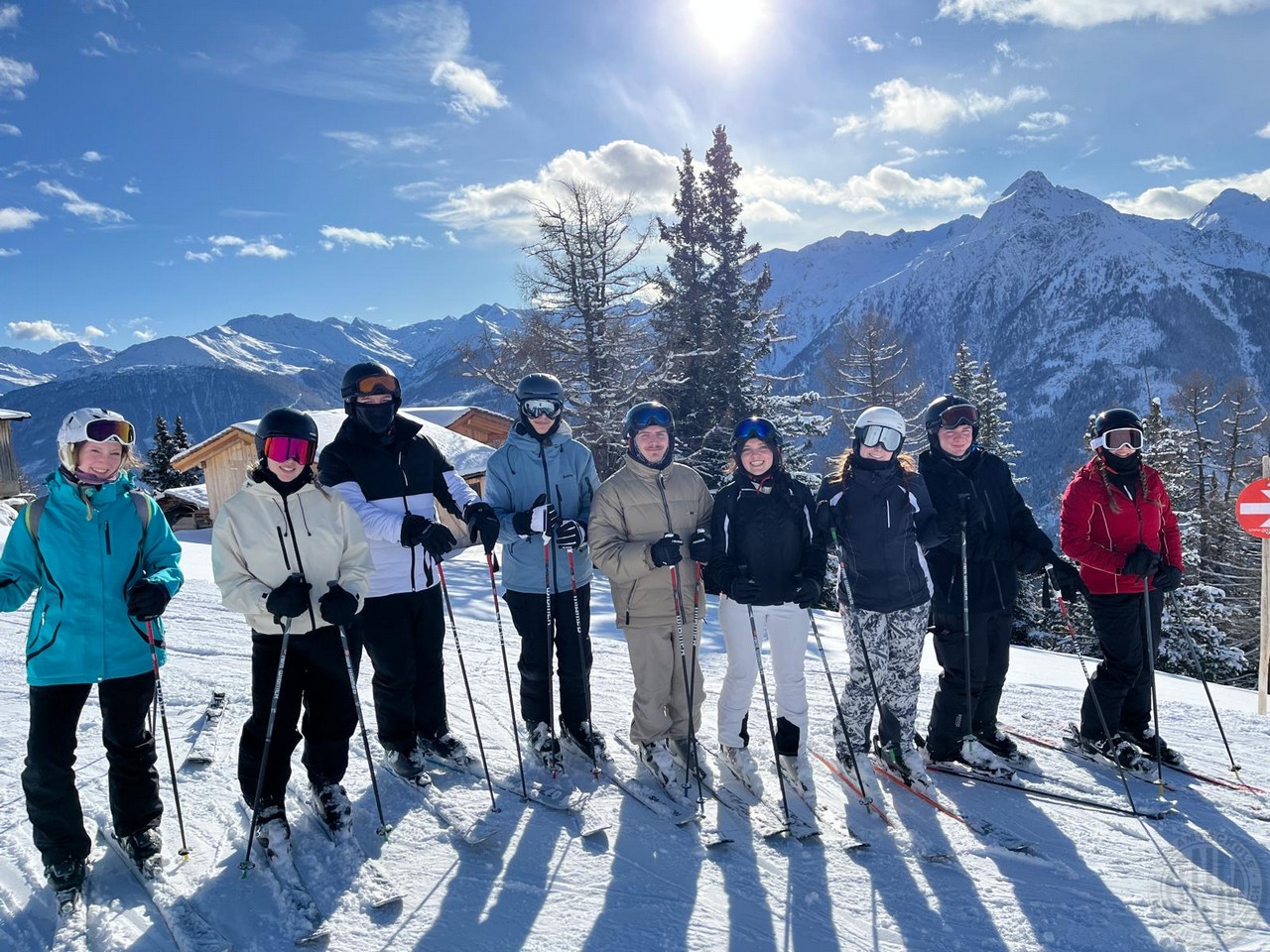Freude pur in den Gesichtern der Schülerinnen c Freude pur in den Gesichtern der Schülerinnen