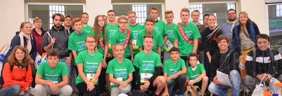 Die Teilnehmer der Gesamtschule Niederzier-Merzenich am diesjährigen Köln-Marathon.j